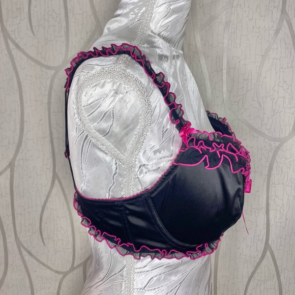 🌷 La SENZA 🌷 Black Bra with Pink Ruffle Frill Accents & Ribbon Bow - Picture 8 of 11